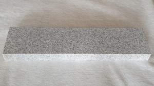 Bordstein Granit Grau geflammt und gebürstet günstig kaufen